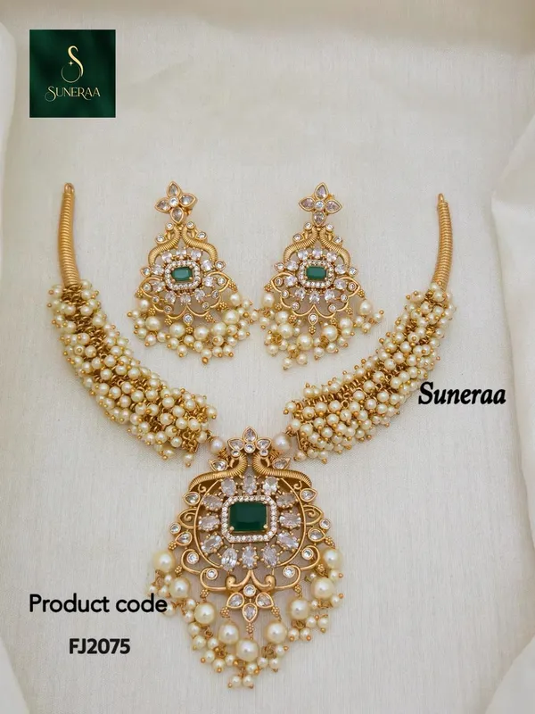 EMERALD_PEARL_NECKLACE_SET