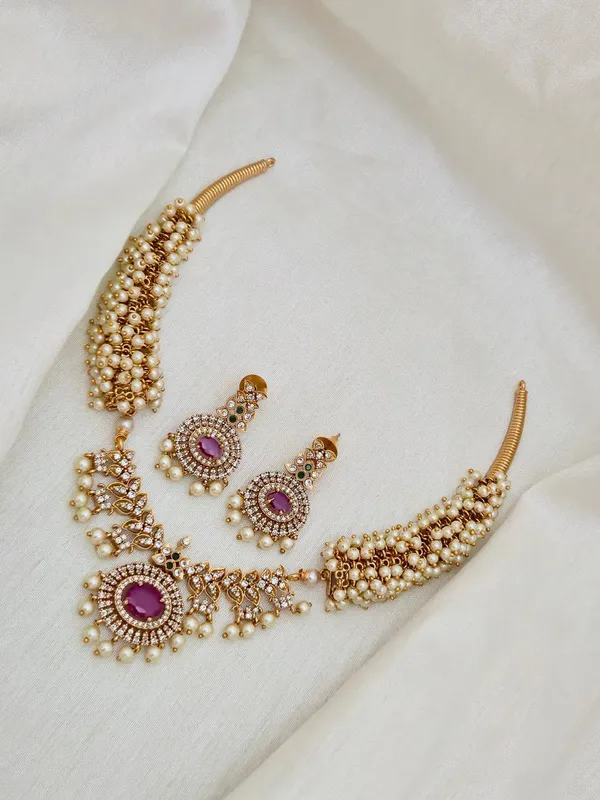 VEDA_PEARL_NECKLACE_SET