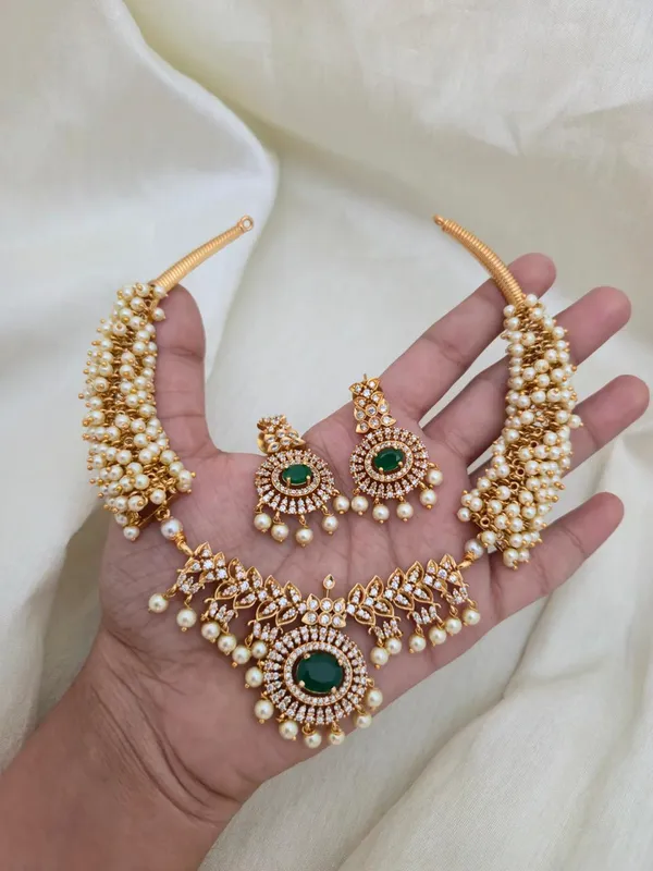 PRIYA_PEARL_NECKLACE_SET