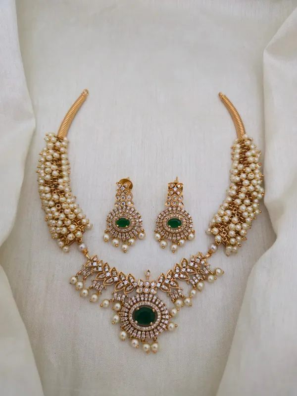 PRIYA_PEARL_NECKLACE_SET