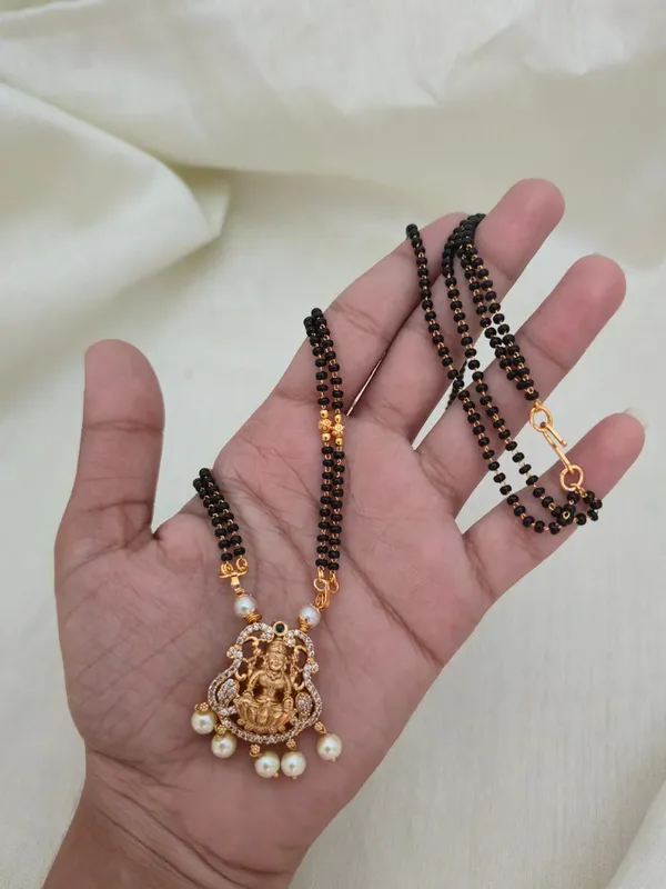 RYAN_TEMPLE_LONG_MANGALSUTRA
