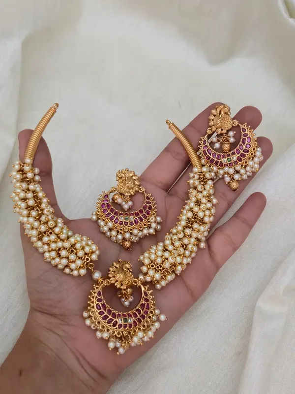 Antique_Temple-Inspired_Guttapusalu_Hasli_Set