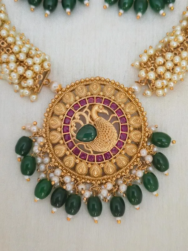 Green_Beads_Hasli_Necklace_Set