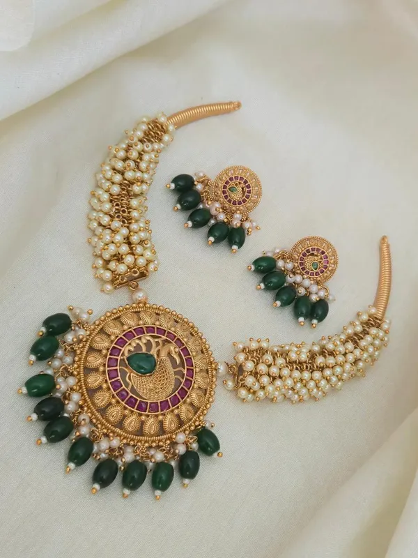Green_Beads_Hasli_Necklace_Set