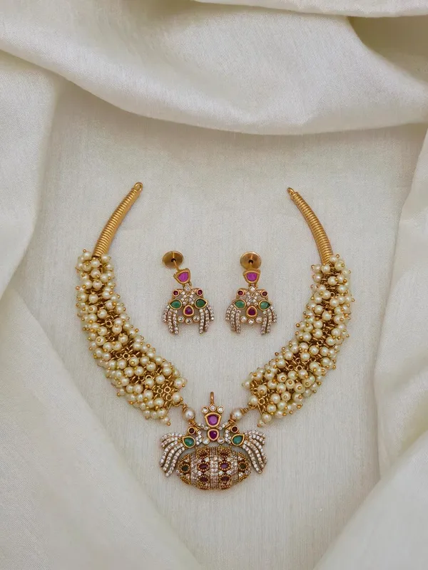 Diamond_Pearl_Hasli_Necklace_Set