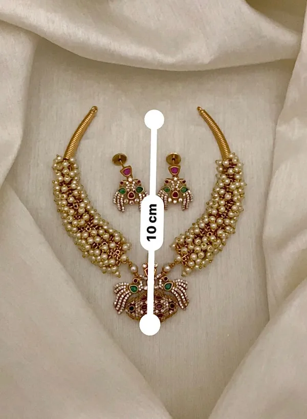 Diamond_Pearl_Hasli_Necklace_Set