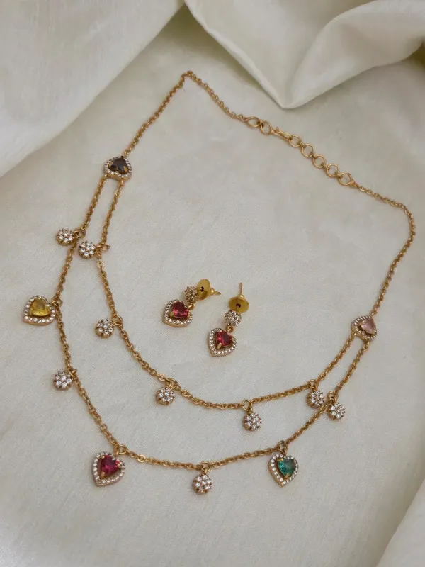 Gemstone_Heart_&_Floral_Layered_Necklace_Set