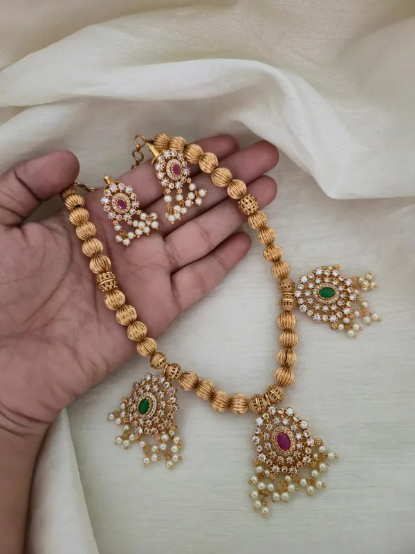The_Tri-Lume_Heritage_Choker_Set