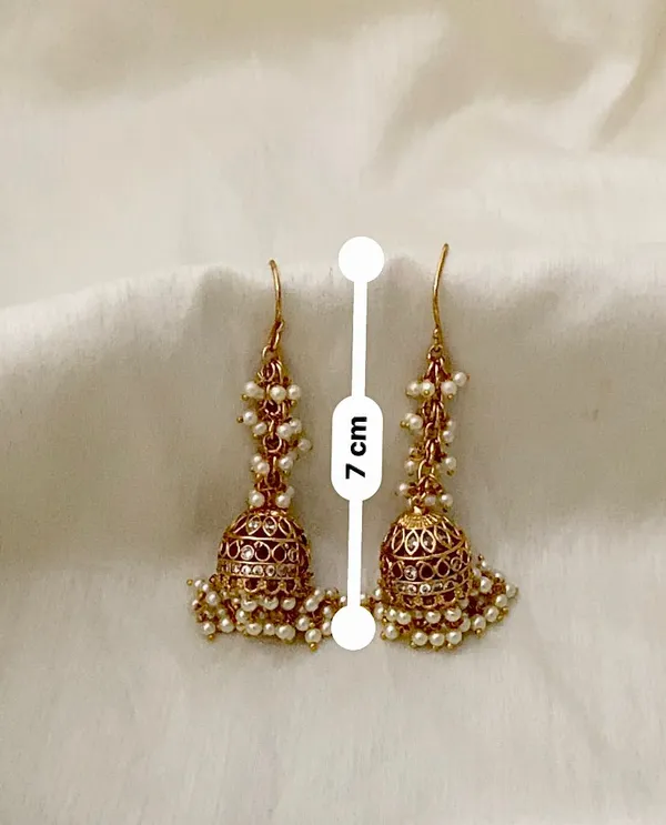 Pearl-Strand_Gold_Jhumka_Earrings