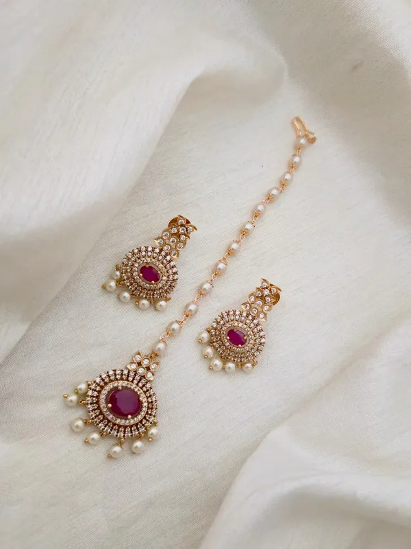 Pearl_&_Ruby_Studded_Maang_Tikka_and_Earrings_Set