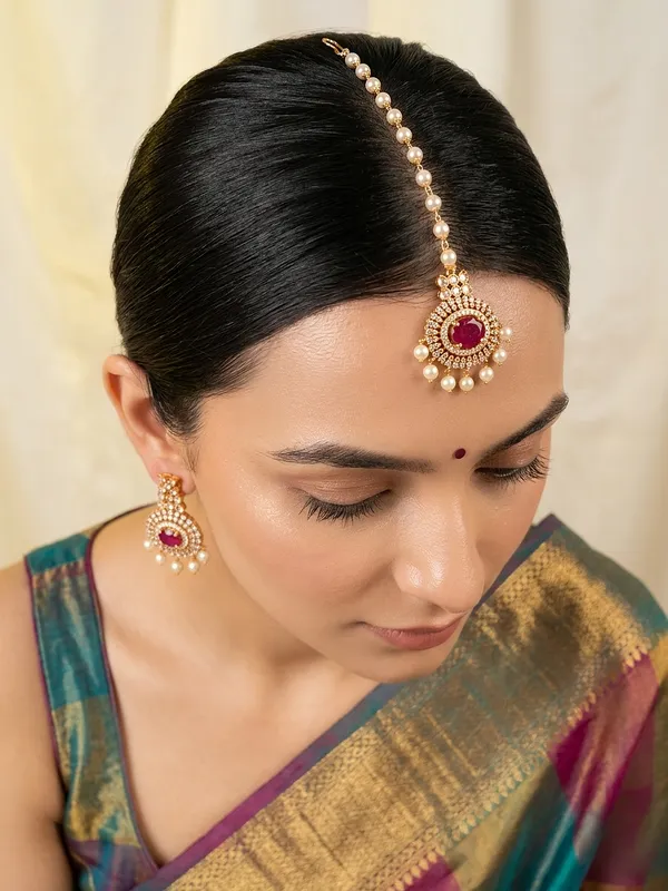 Pearl_&_Ruby_Studded_Maang_Tikka_and_Earrings_Set