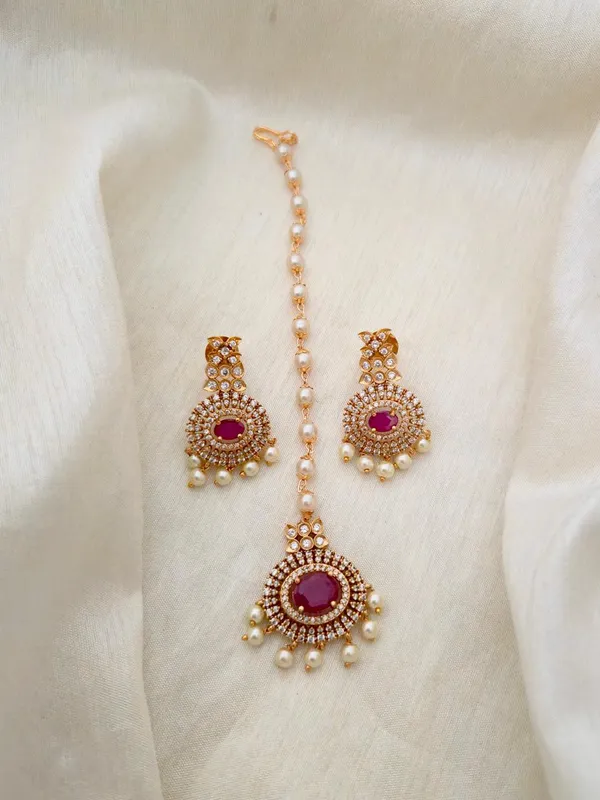 Pearl_&_Ruby_Studded_Maang_Tikka_and_Earrings_Set