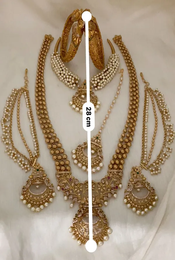 Narula_Gold_&_Pearl_Bridal_Set