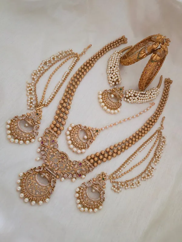 Narula_Gold_&_Pearl_Bridal_Set
