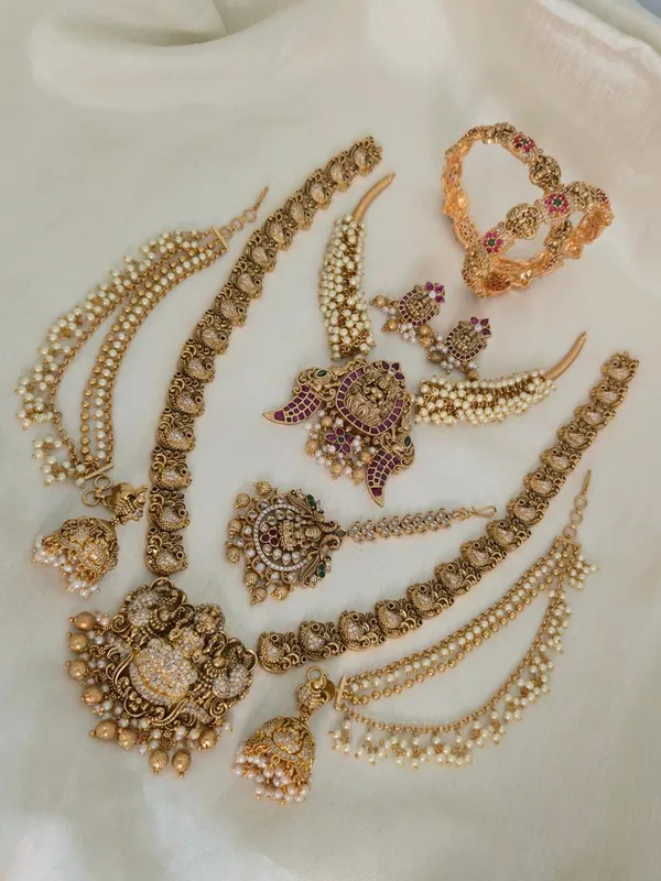 Jamuna_Temple_Jewellery_Bridal_Set.