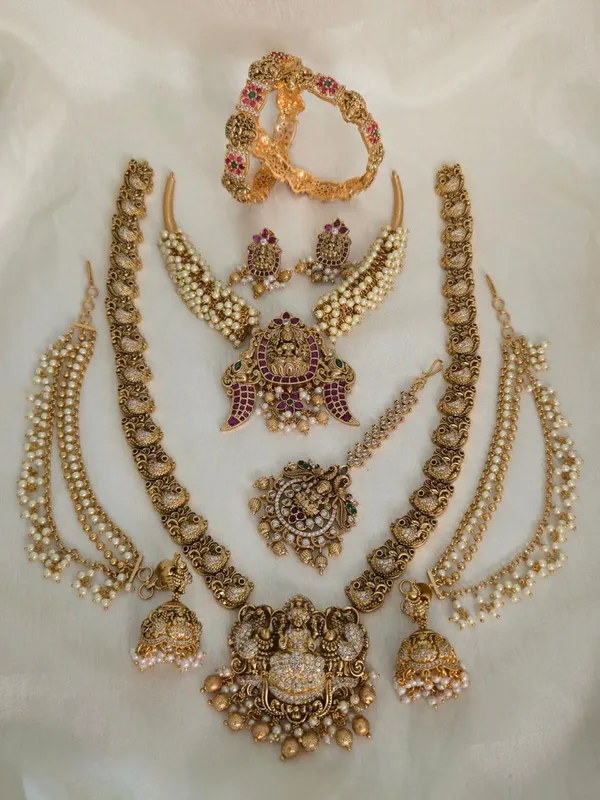 Jamuna_Temple_Jewellery_Bridal_Set.