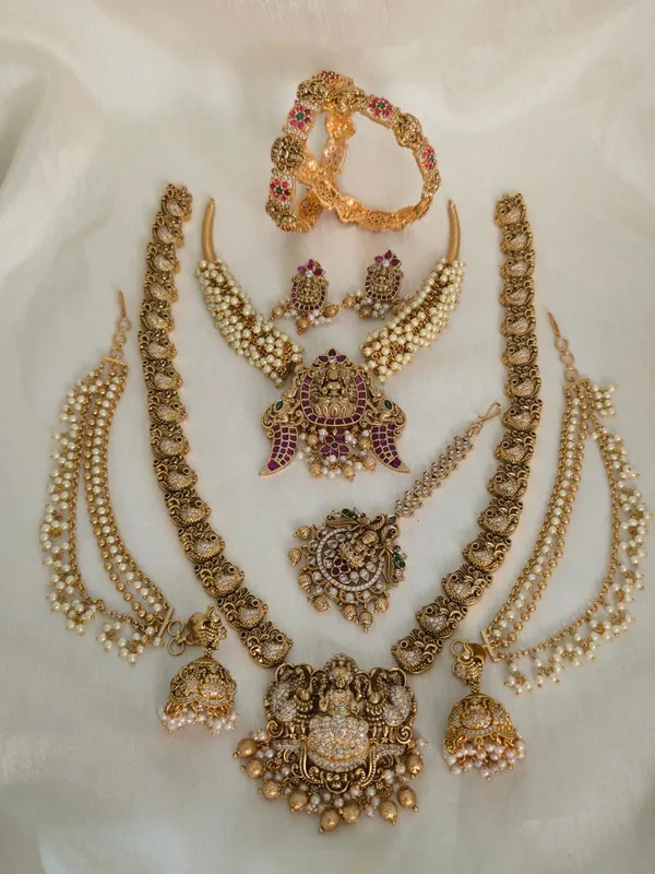 Jamuna_Temple_Jewellery_Bridal_Set.