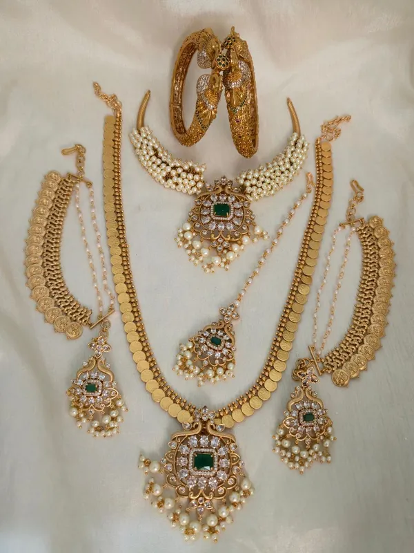 Kaasu_/_Coin_Design_Bridal_Combo_Set.
