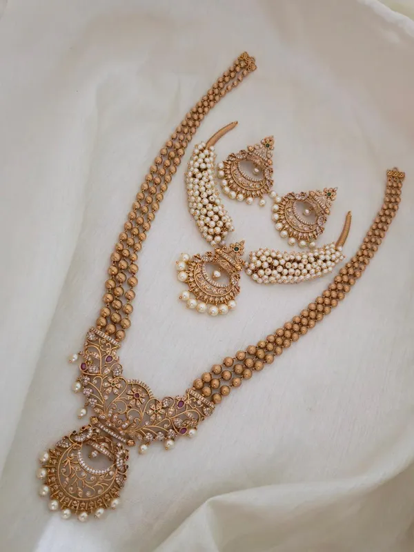 Sumiya_Long_Haram_&_Pearl_Choker