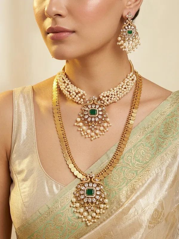 Emerald_&_Pearl_Temple_Jewellery_Set