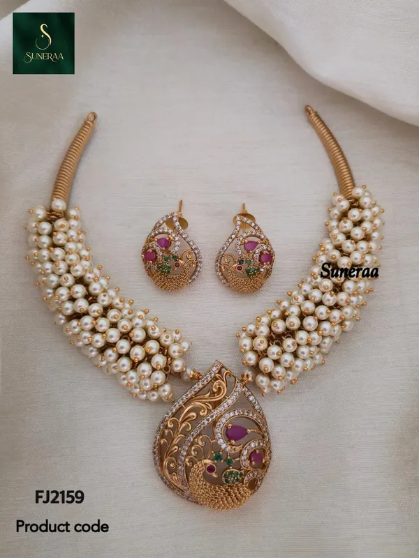 Sureka_Pearl_Hasli_Necklace_Set