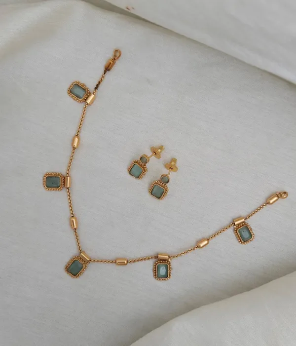 Contemporary_Mint_Green_Stone_Choker_Set
