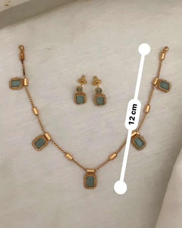Contemporary_Mint_Green_Stone_Choker_Set