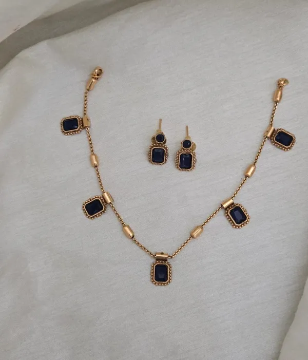 Elegant_Deep_Blue_Stone_Choker_Set