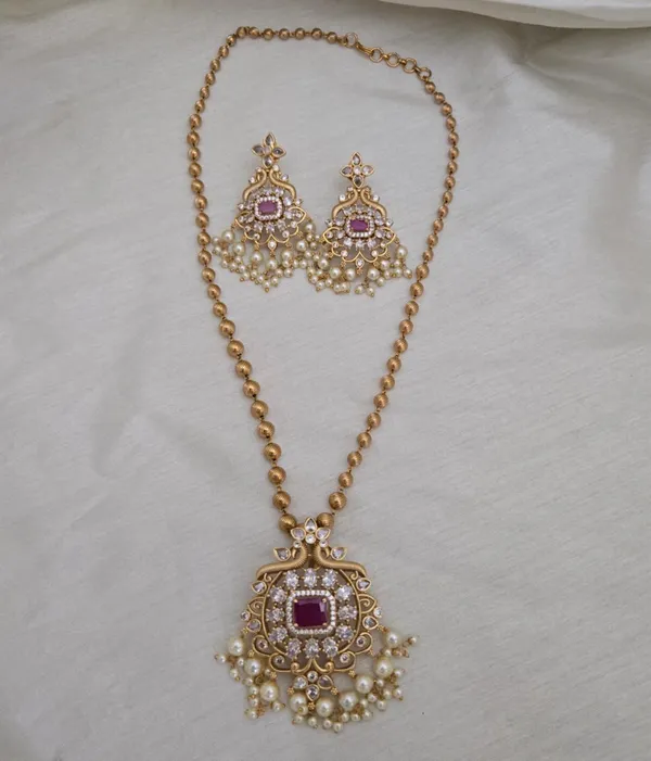 Classic_Ruby_and_Pearl_Pendant_Chain_Set