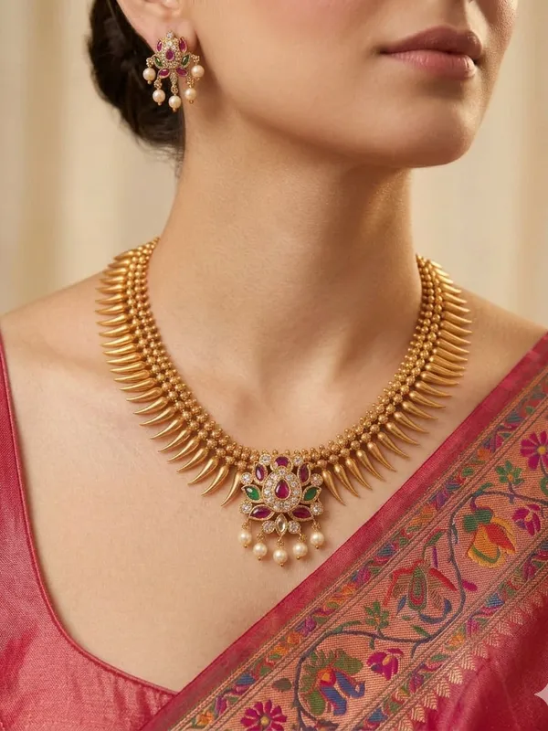 Mayuri_Delicate_Floral_Kemp_Necklace