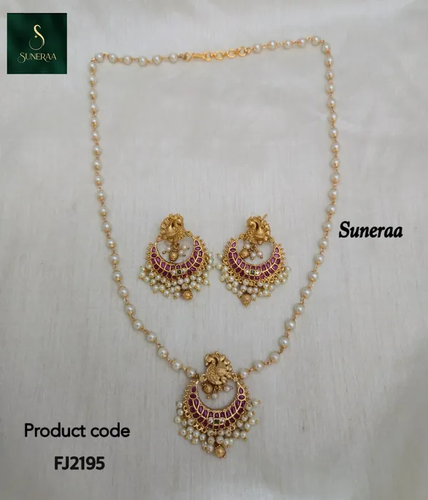 Deshna_Necklace_Set_with_Earrings
