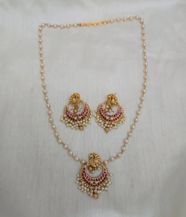 Deshna_Necklace_Set_with_Earrings