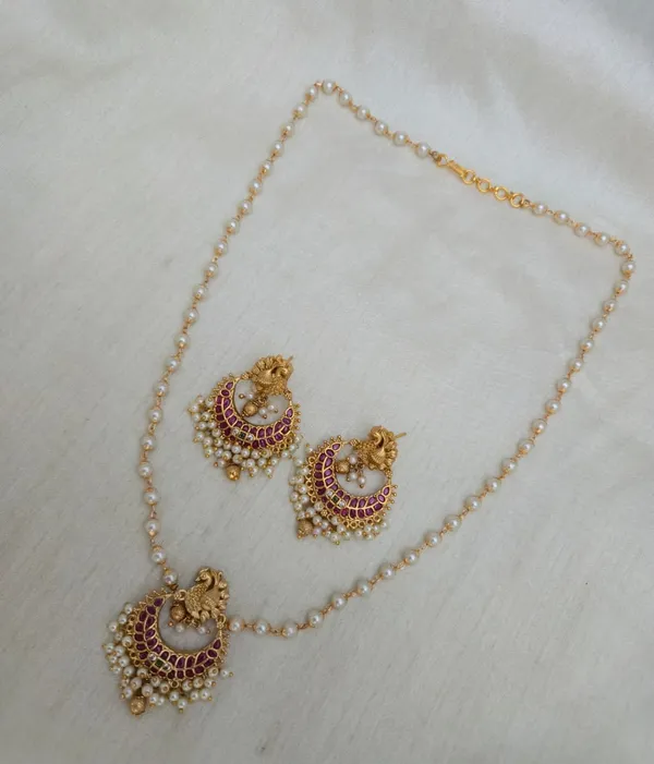 Deshna_Necklace_Set_with_Earrings