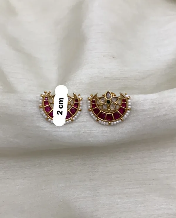 Kundan_Floral_Half_Moon_Stud_Earrings