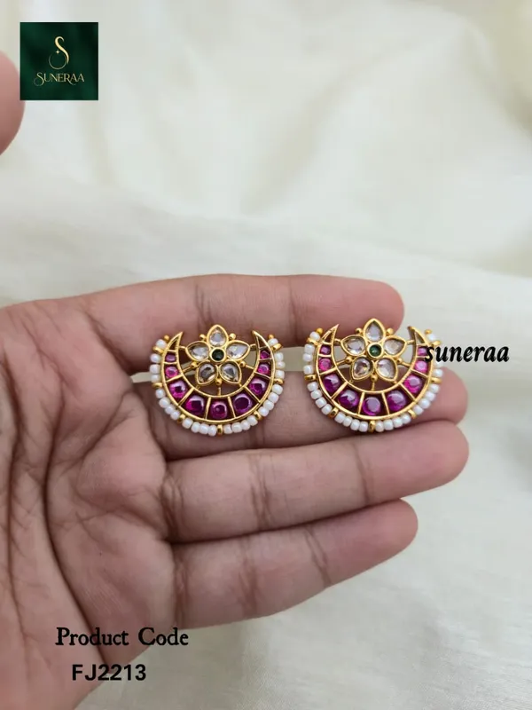 Kundan_Floral_Half_Moon_Stud_Earrings