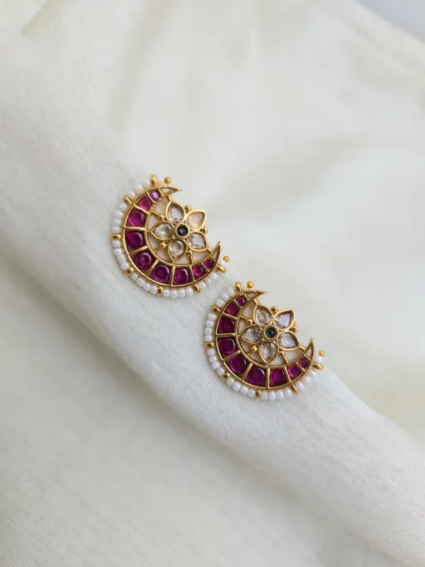 Kundan_Floral_Half_Moon_Stud_Earrings