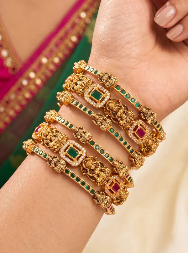 Sriyal_Temple_Bangles_Set