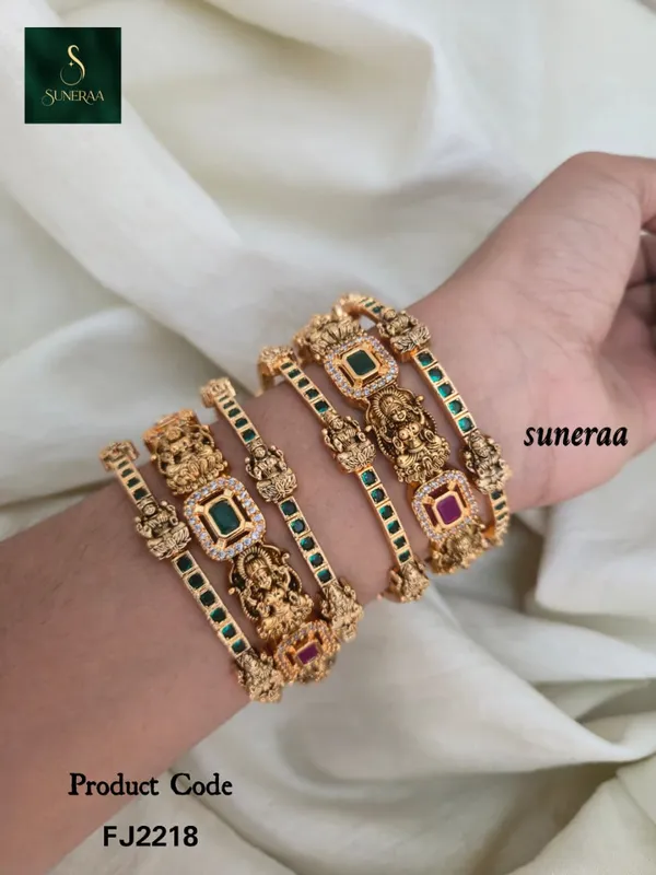 Sriyal_Temple_Bangles_Set