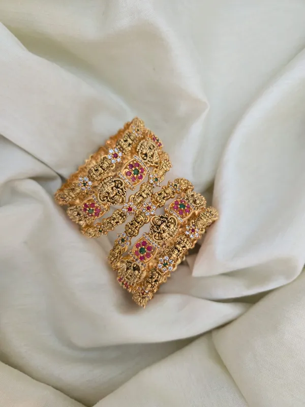 Ridha_Lakshmi__Bangles_Set
