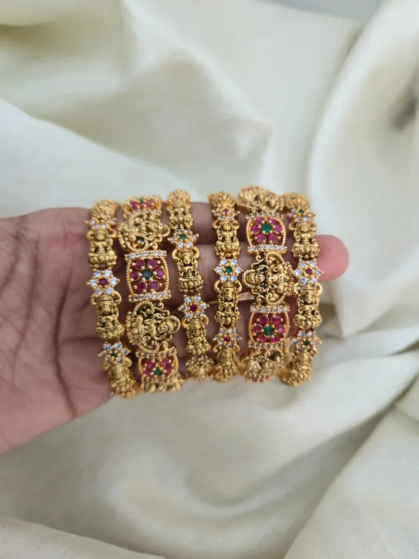 Ridha_Lakshmi__Bangles_Set