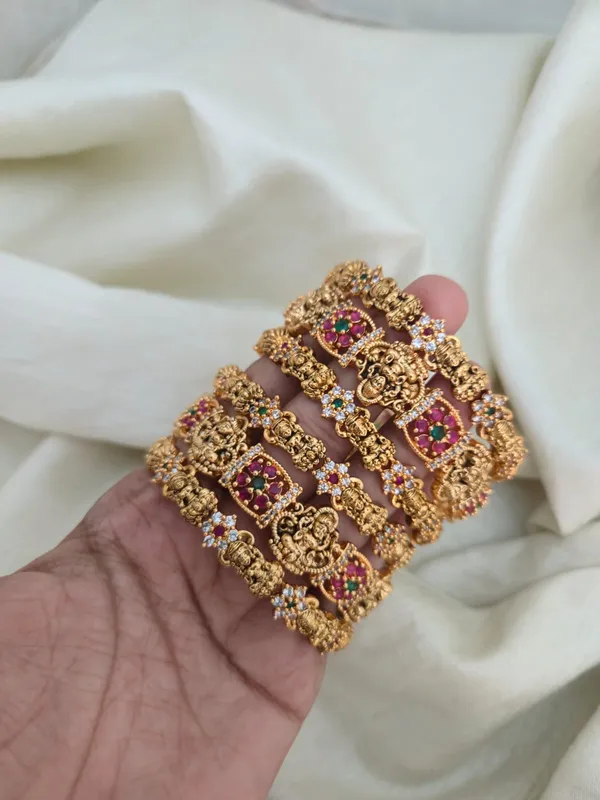 Ridha_Lakshmi__Bangles_Set