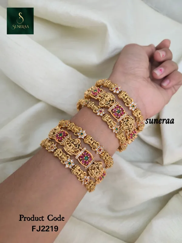 Ridha_Lakshmi__Bangles_Set