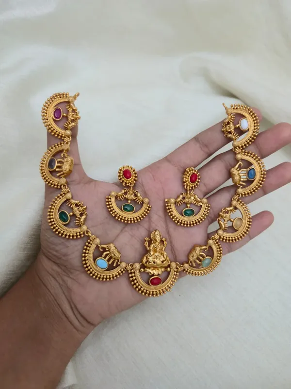 Navratna_Lakshmi_Necklace__with__Earrings