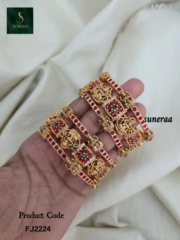 Kashmika_Lakshmi_Bangles_Set