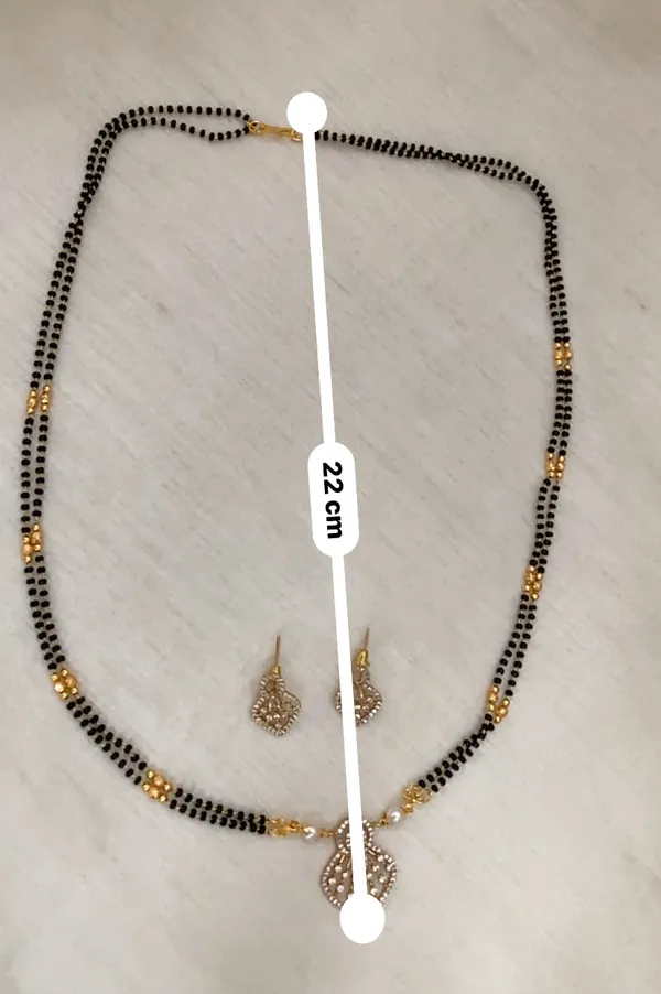 Rishita_Long_White_Black_Beads_Necklace_Set