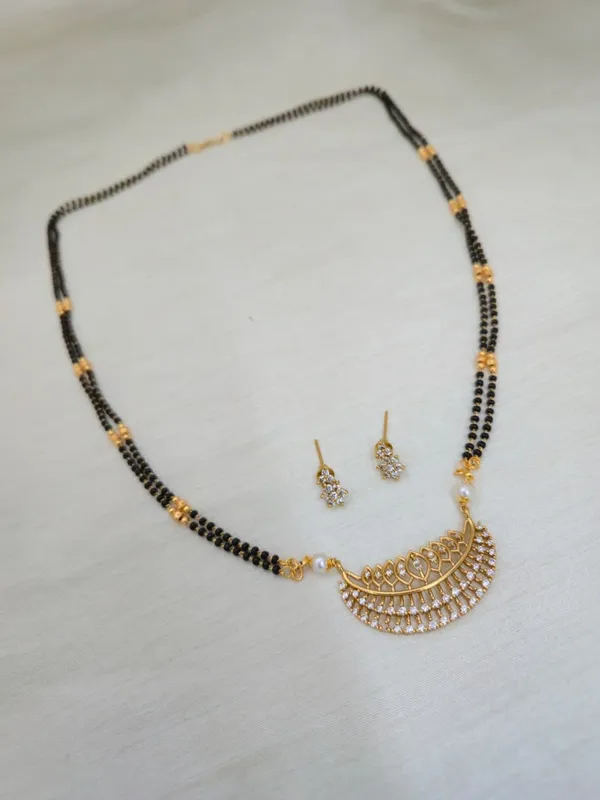 Manjari_Long_White_Black_Beads_Necklace_Set