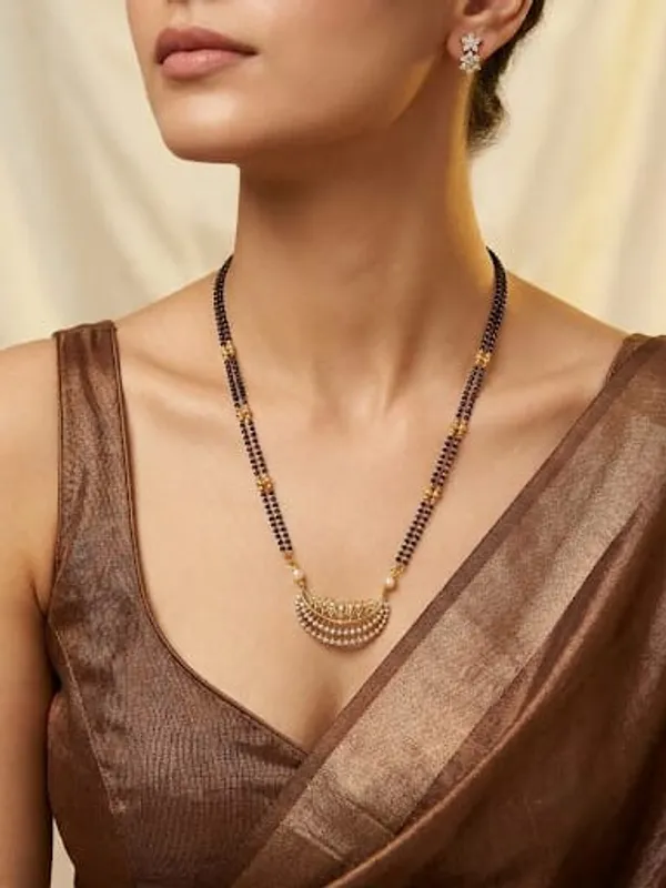 Manjari_Long_White_Black_Beads_Necklace_Set