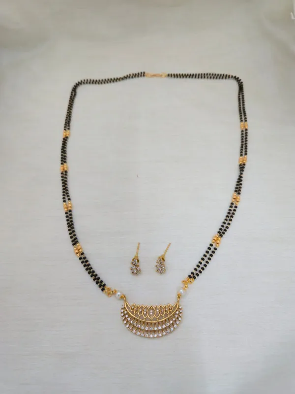 Manjari_Long_White_Black_Beads_Necklace_Set
