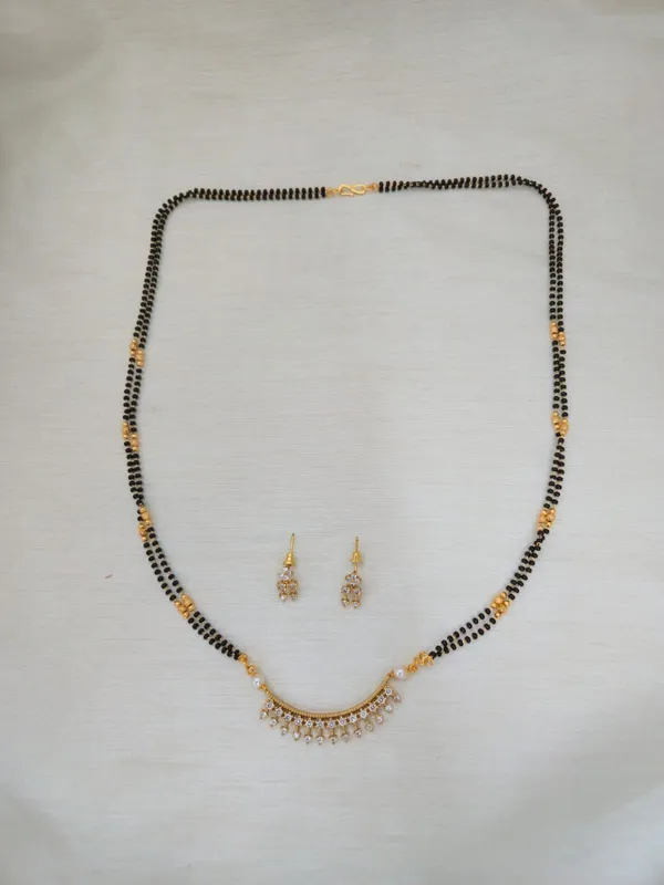Tanvika_Long_White_Black_Beads_Necklace_Set