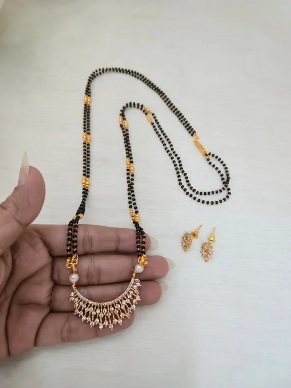 Rudra_Long_White_Black_Beads_Necklace_Set